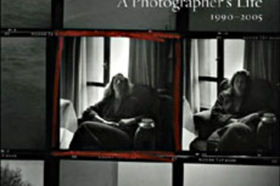 A Photographer's Life: 1990 - 2005 by Annie Leibovitz A Photographer's Life: 1990 - 2005 by Annie Leibovitz