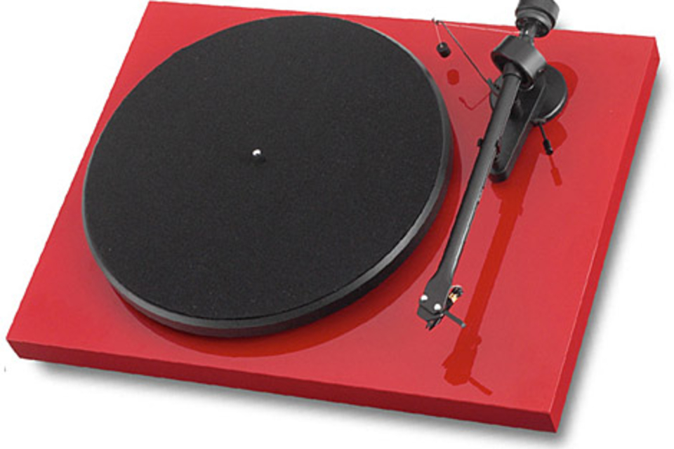 Pro-Ject Debut III Audiophile Turntable Pro-Ject Debut III Audiophile Turntable