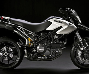 Ducati Hypermotard 796