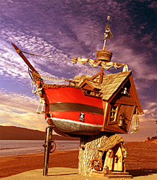 Scallywag Sloop Treehouse