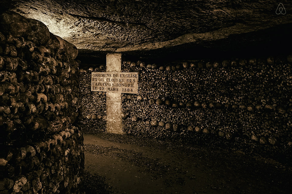 paris-catacombs-3.jpg