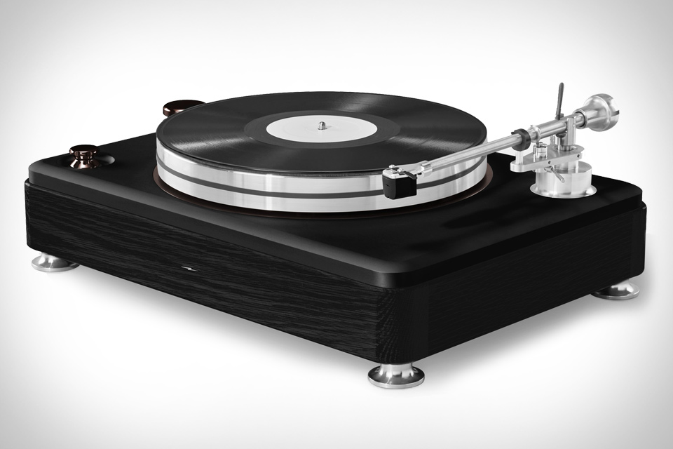 Shinola Runwell Turntable
