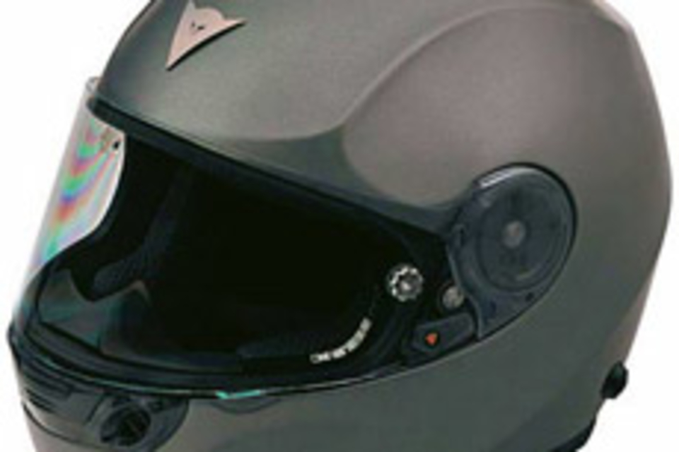 Rektangel sig selv Bedstefar Dainese Airstream Bluetooth Motorcycle Helmet | Uncrate