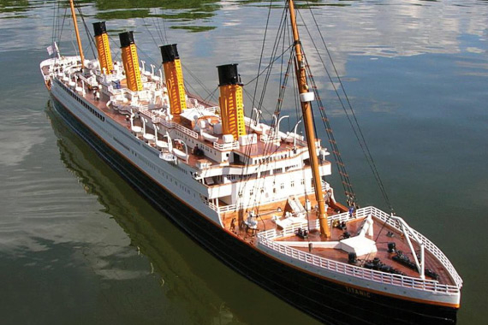 Remote Controlled RMS Titanic Remote Controlled RMS Titanic