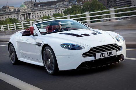 Aston Martin V12 Vantage Roadster