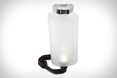 Mammut T-Trail Headlamp + Light Dry Bag Mammut T-Trail Headlamp + Light Dry Bag