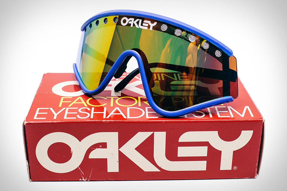 bekræfte Ambient Whitney Artifact: Oakley Eyeshades | Uncrate