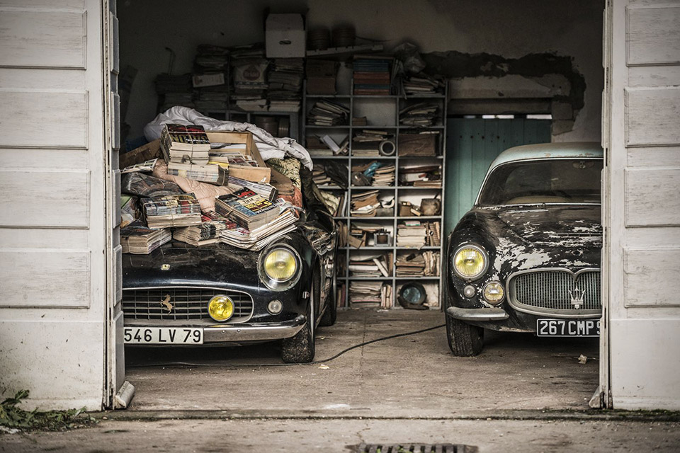 Огромная коллекция забытых классических автомобилей