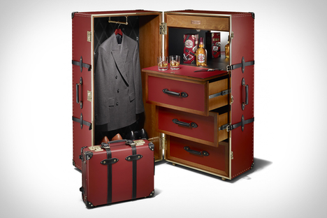 Globe-Trotter x Chivas Steamer Trunk Globe-Trotter x Chivas Steamer Trunk