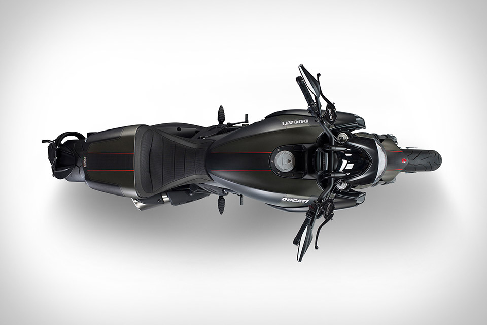 Ducati Diavel Carbon Motorcycle