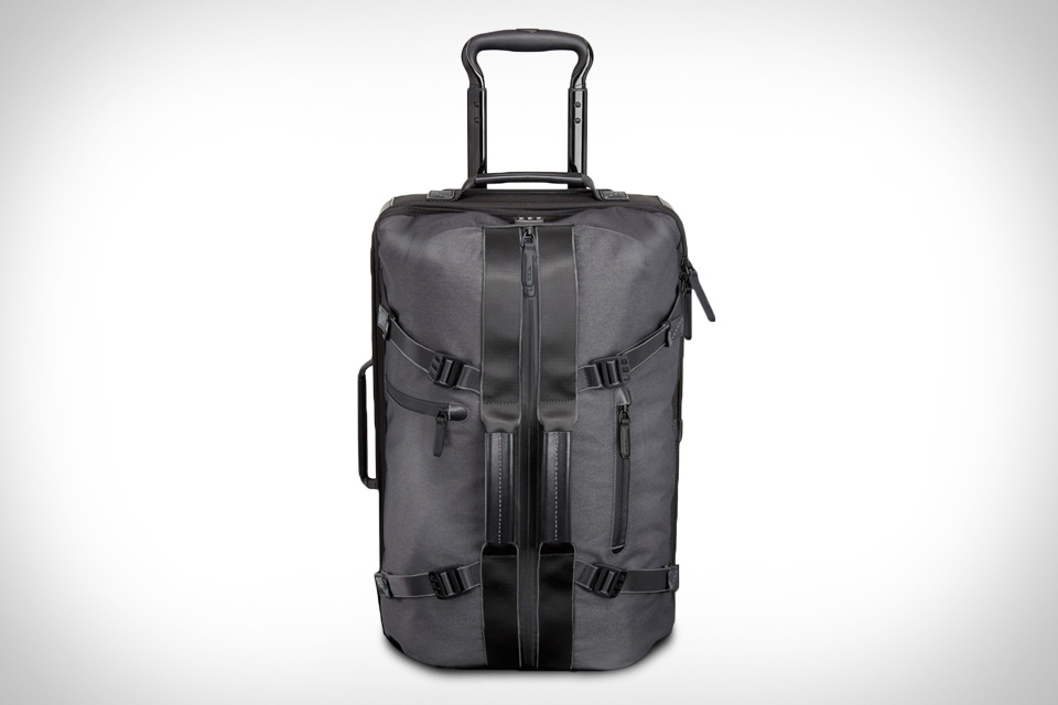 tumi smart luggage