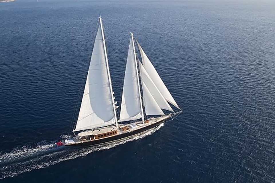 Regina Sailing Yacht