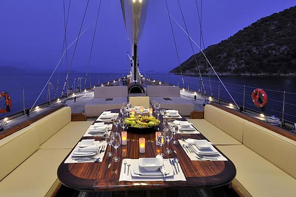 Regina Sailing Yacht