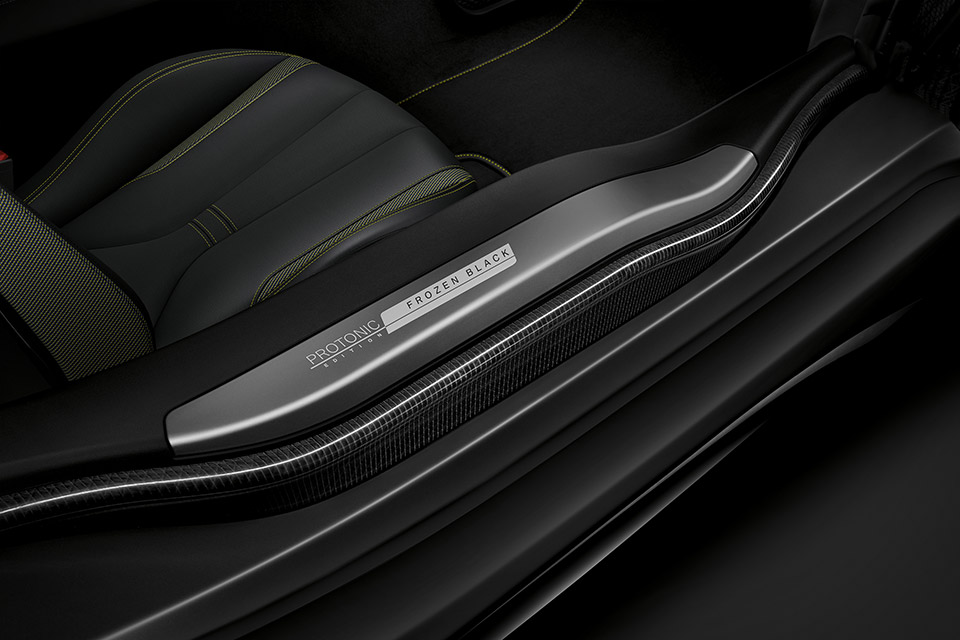 BMW i8 Protonic Frozen Black Edition