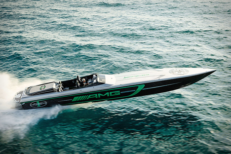 Mercedes-AMG Marauder Boat Mercedes-AMG Marauder Boat
