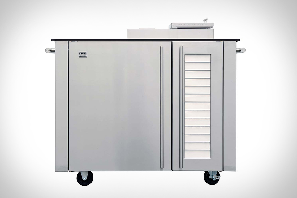 Alfa 1977 Introduces Toto Combination Grill and Pizza Oven - Gear Patrol