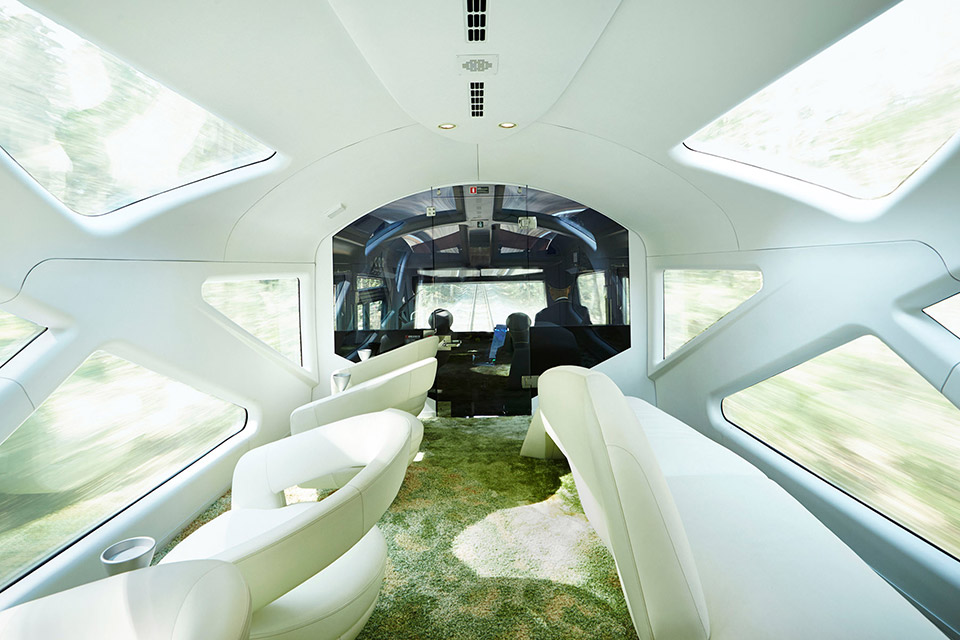 Shiki-Shima Train