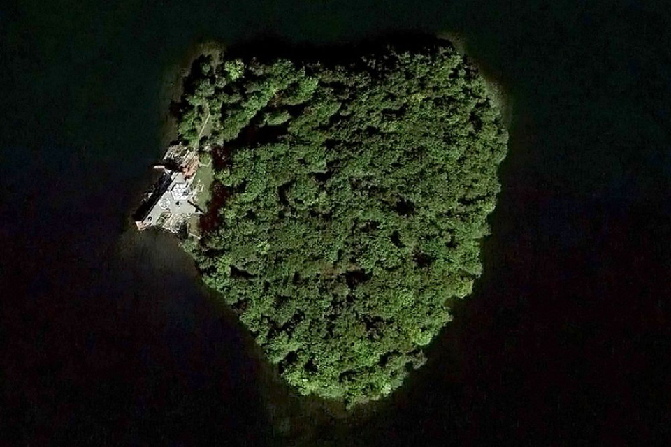 ペトラ島