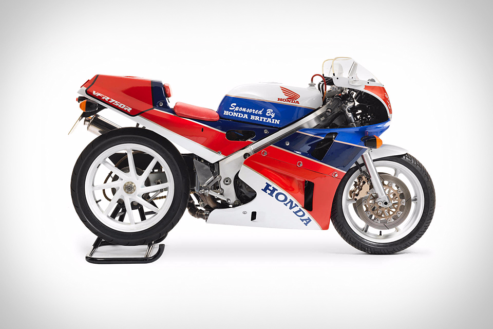 1991年型 ホンダVFR750R タイプRC30 | Uncrate