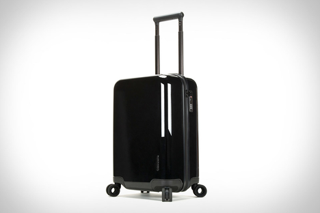 Incase NoviConnected Roller Suitcase Incase NoviConnected Roller Suitcase