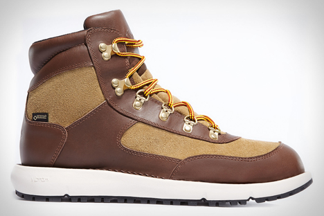 ダナー フェザーライト917 