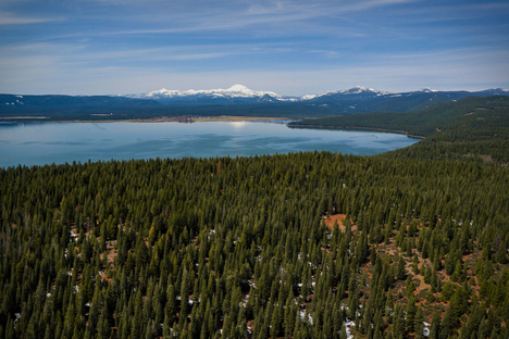 レイク・アルマノア・ショアライン