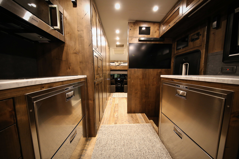 EarthRoamer XV-HD Expedition Vehicle | Uncrate