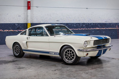 キャロル・シェルビー 1966年型 GT350H ファストバック