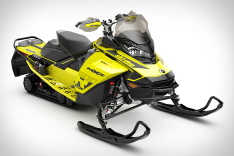 Ski-Doo MXZ 600R E-TEC Snowmobile Ski-Doo MXZ 600R E-TEC Snowmobile