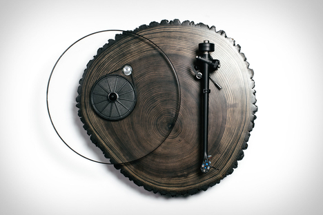 Audiowood x Uncrate Barky Turntable Audiowood x Uncrate Barky Turntable