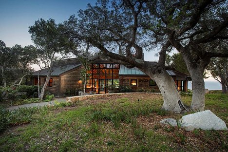 クリア・リッジ・ハウス