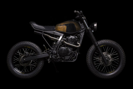 Motocicleta Atelier Medusa Honda Dominator 650 