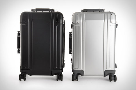 Zero Halliburton Geo Aluminum Carry-On
