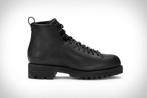 ウールハイカーブーツ