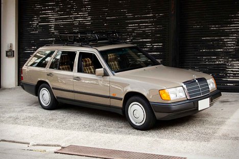 Arrows Classic Mercedes-Benz Station Wagons Arrows Classic Mercedes-Benz Station Wagons
