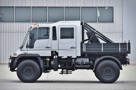 2004 Mercedes-Benz Unimog U500 2004 Mercedes-Benz Unimog U500