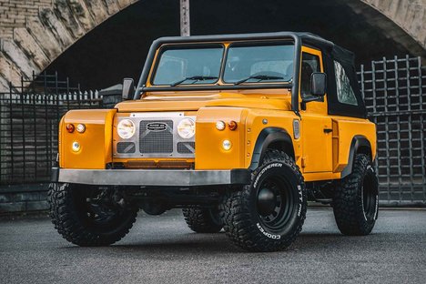 Land Rover Defender Flying Huntsman II SUV Land Rover Defender Flying Huntsman II SUV