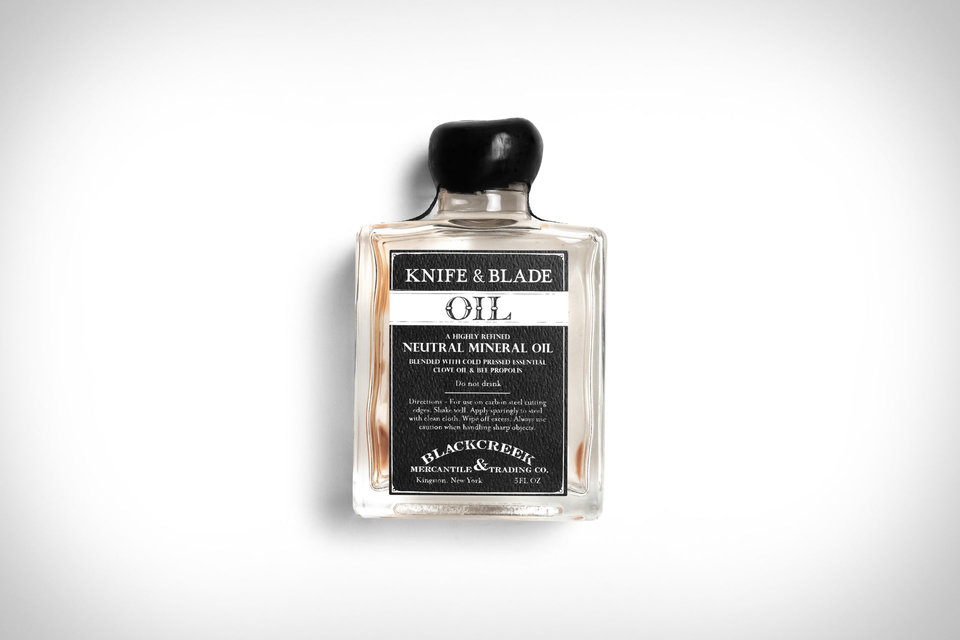 Knife & Blade Oil Uncrate