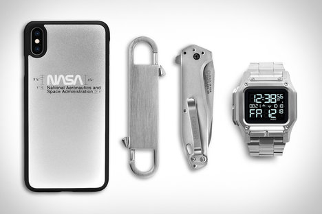 Everyday Carry: Cosmos Everyday Carry: Cosmos