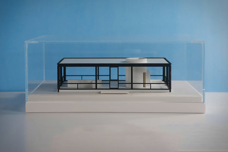 凿子和鼠标玻璃屋复制品