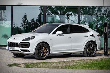 Porsche Cayenne Turbo S E-Hybrid SUV Porsche Cayenne Turbo S E-Hybrid SUV