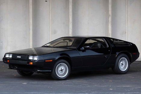 Black 1981 DeLorean DMC-12 Coupe Black 1981 DeLorean DMC-12 Coupe