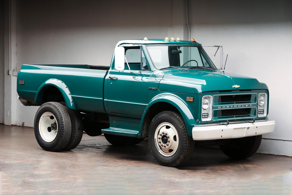 うのにもお得な 1972シボレーC50ショートホイールベーストラック Uncrate | ミニカー