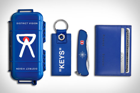 Everyday Carry: Ultramarine Everyday Carry: Ultramarine