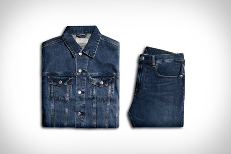 Uniform von Everlane