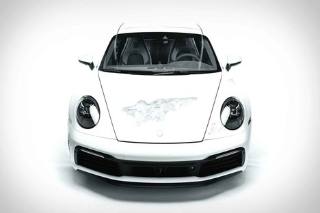 ダニエル・アーシャムxセルフリッジがポルシェ911クーペを侵食