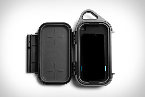 Pelican Go Charge Case Pelican Go Charge Case