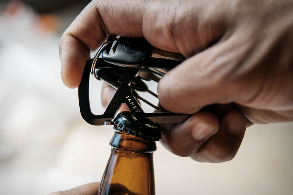 James Brand Mehlville Carabiner | Uncrate