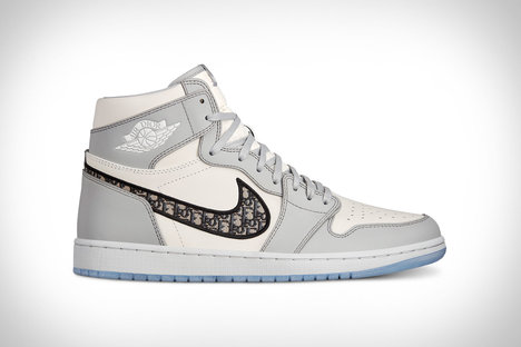 Nike Air Jordan I High OG Dior Sneaker Nike Air Jordan I High OG Dior Sneaker