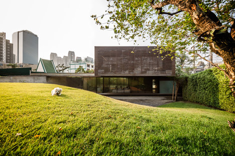 ブラインドハウス